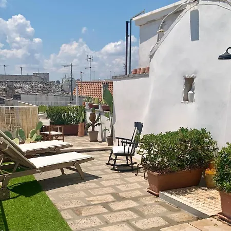 Palazzo De Amico -typical Terrace House Ferienhaus Cisternino