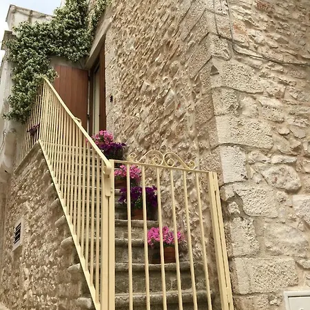 Palazzo De Amico -typical Terrace House Cisternino