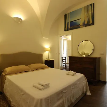 Palazzo De Amico -typical Terrace House Ferienhaus
