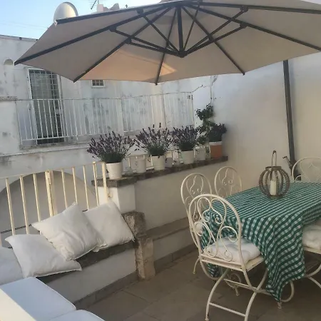Palazzo De Amico -typical Terrace House Cisternino